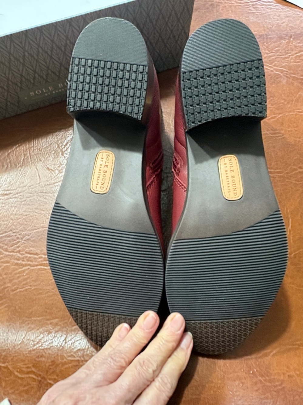 BareTraps Red Leather Ankle Booties with Side Zip NWB 8.5 - Picture 4 of 7